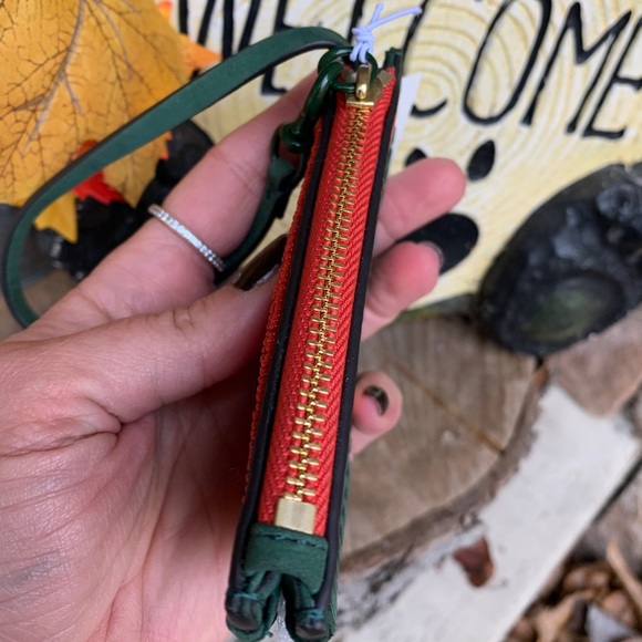 Authentic TORY BURCH Leather/beads watermelon top zip wristlet - Picture 4 of 12